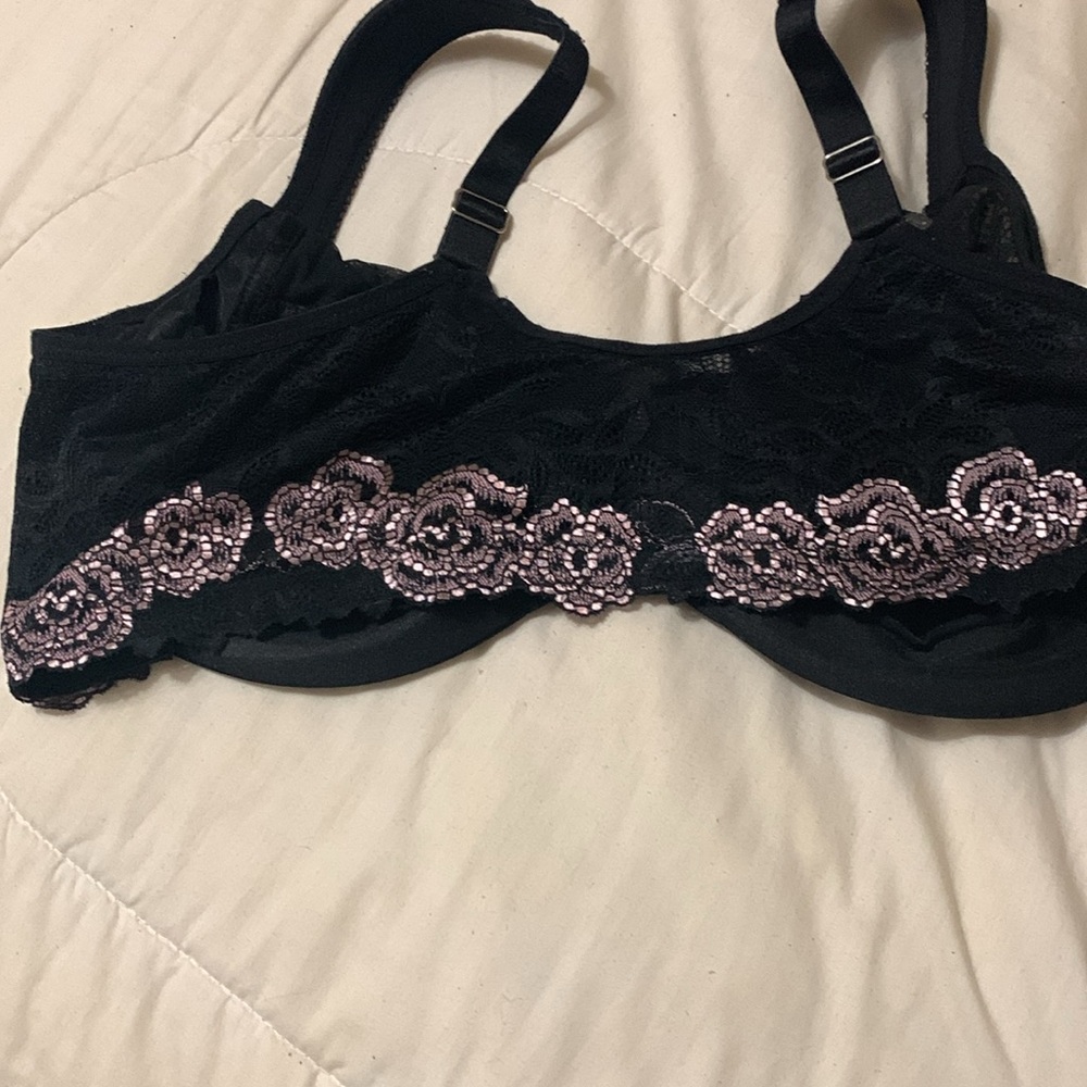 NWOT Bramour 44D black bra - Picture 3 of 4